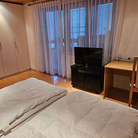 Wohnung Fuer 4 Personen, 2 Schlafzimmer, 2 Parkplaetze, Wlan Констанц Екстер'єр фото