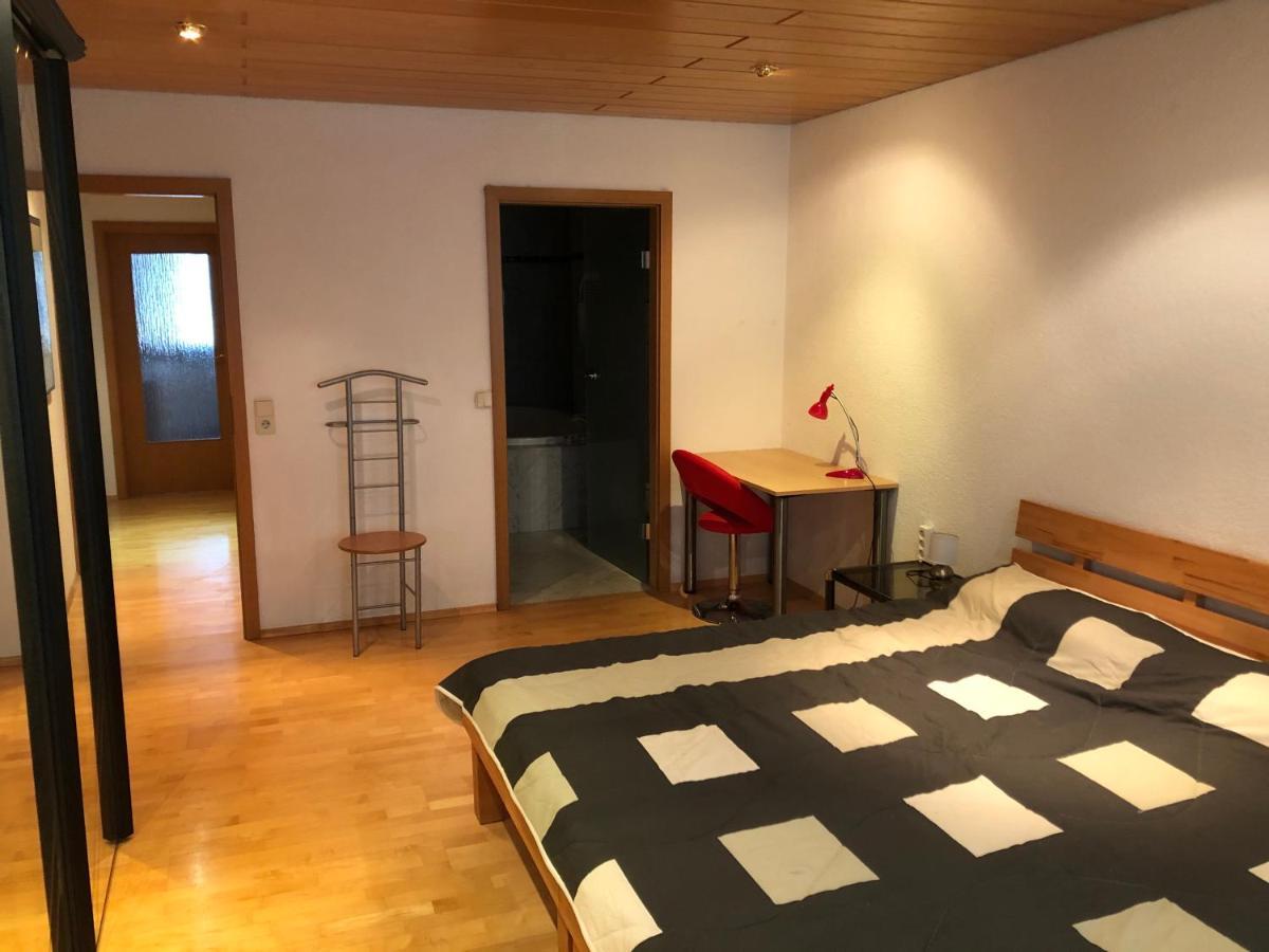 Wohnung Fuer 4 Personen, 2 Schlafzimmer, 2 Parkplaetze, Wlan Констанц Екстер'єр фото
