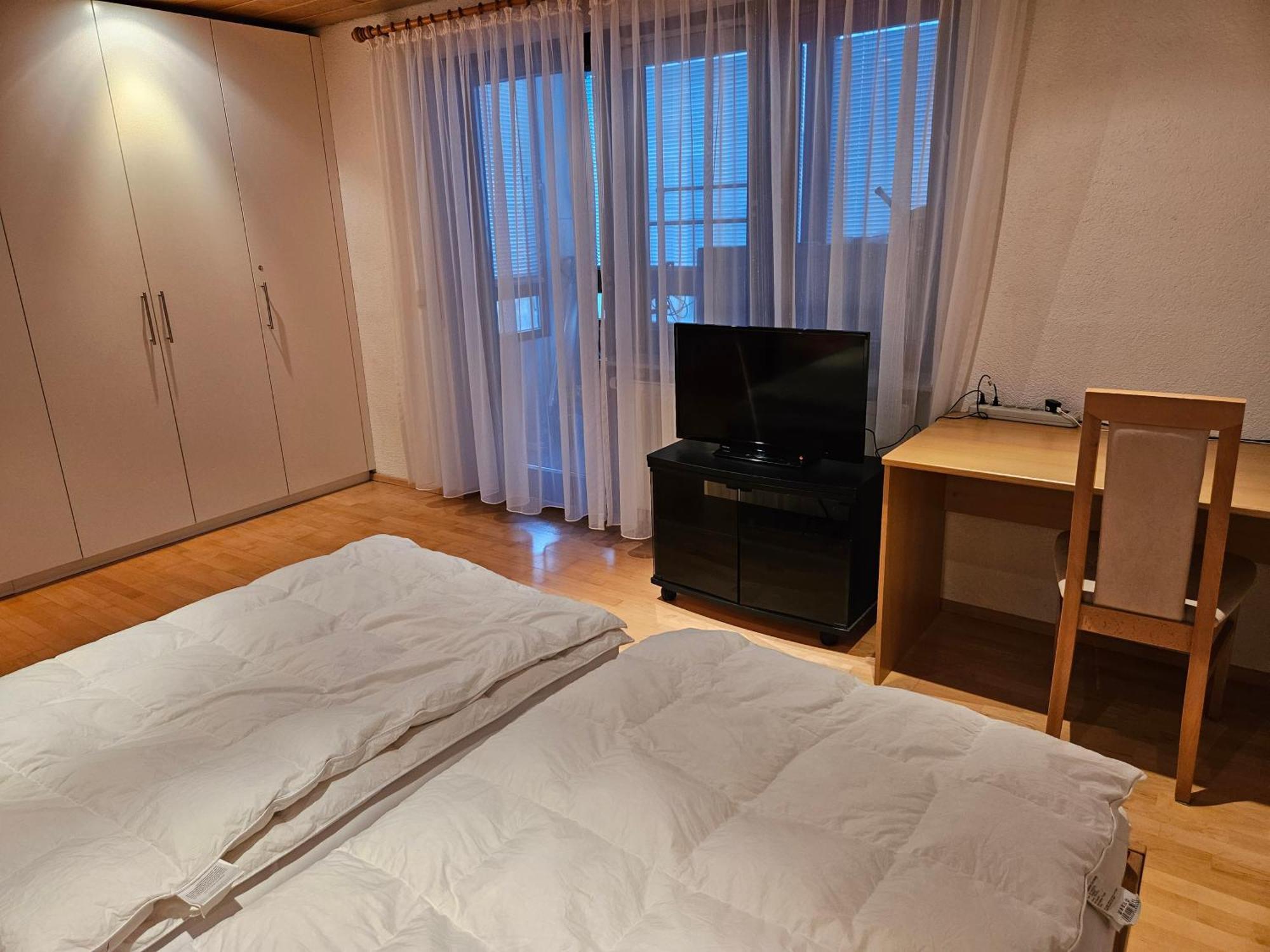 Wohnung Fuer 4 Personen, 2 Schlafzimmer, 2 Parkplaetze, Wlan Констанц Екстер'єр фото